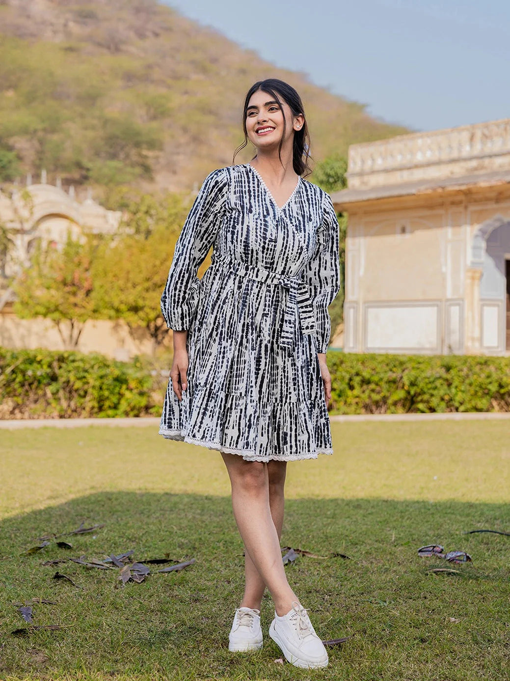 Yufta Black And White Pure Cotton Tie Dye Less Border Tassels Were Dress