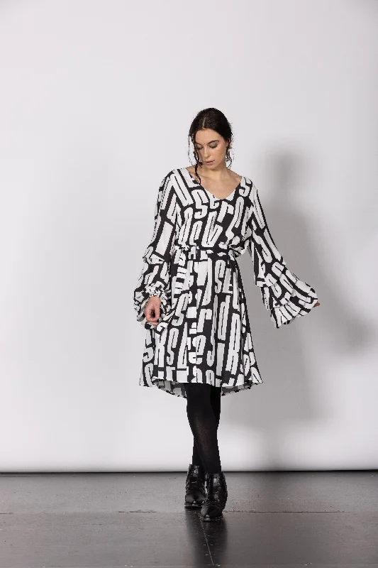 Dressed Love Story Dress - Monochrome