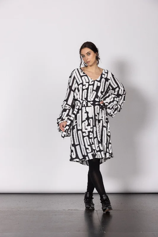 Dressed Love Story Dress - Monochrome