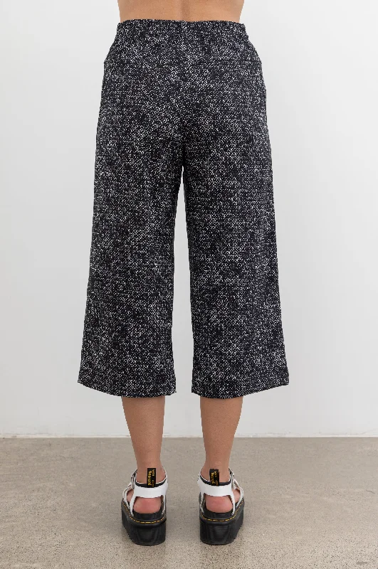 Nes Leah Pant - Abstract