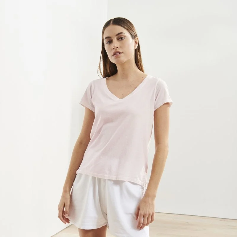 Classic Spray Wash V-Neck (Blush)