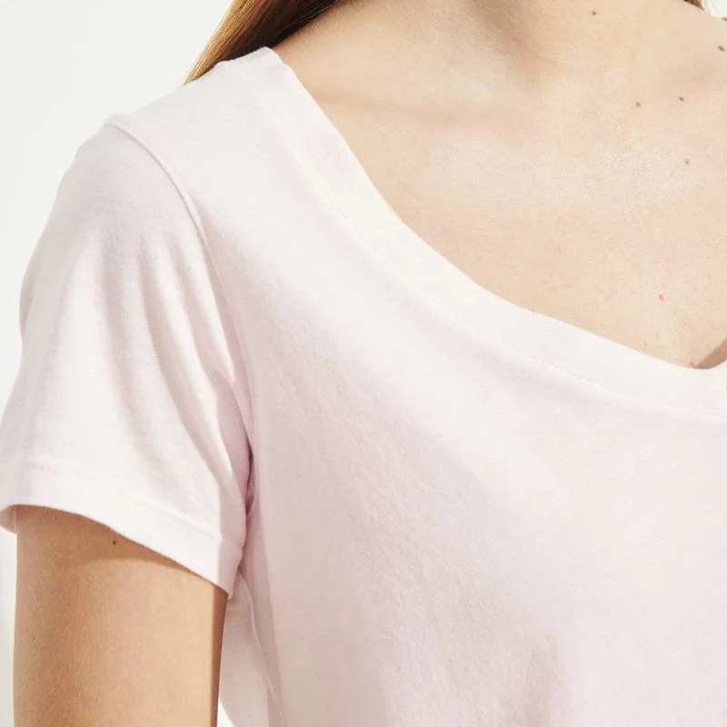 Classic Spray Wash V-Neck (Blush)