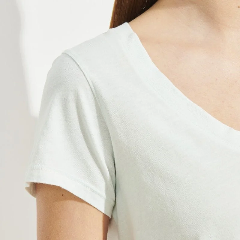 Classic Spray Wash V-Neck (Opal Green)