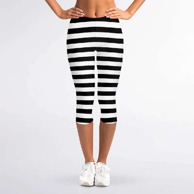 Black And White Torus Illusion Print Women's Capri Leggings Comfortable Classic Yoga Leggings