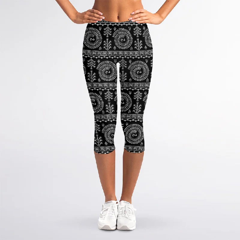 Black And White Warli Tribal Print Women's Capri Leggings Stylish Camo Print Leggings